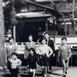 Watanabe-Family-in-Fukuoka-Mission-Home_1970
